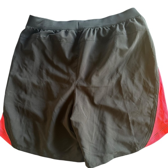 Under Armour • 7” inseam Shorts • Women’s size L - Picture 2 of 7